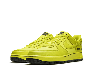 Tênis Nike Air Force 1 GTX Gore-Tex 'Dynamic Yellow' Amarelo / Preto – par, vista frontal