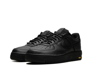 Tênis Nike Air Force 1 Gore-Tex Vibram 'Black' – par de frente