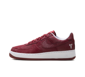 Tênis Nike Air Force 1 Low 'Kobe Bryant Forever Lower Merion Away' Vinho / Branco – vista lateral