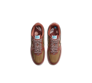 Tênis Nike Air Force 1 Low '01 x Nigo x J-Hope 'Burnt Sunrise' Marrom / Laranja – par visto de cima
