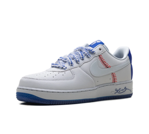 Tênis Nike Air Force 1 Low Protro 'Kobe Bryant Dodgers' – vista 3/4 frontal