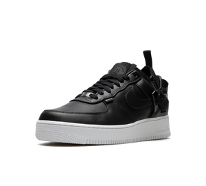 Tênis Nike Air Force 1 Low x Undercover Gore-Tex 'Black' Preto – vista 3/4 frontal