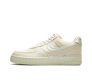 Tênis Nike Air Force 1 Low x Stussy 'Fossil' Bege – vista lateral