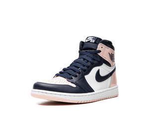 Tênis Nike Air Jordan 1 High OG Feminino 'Bubble Gum' – vista frontal em 3/4