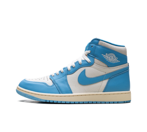 Tênis Nike Air Jordan 1 High OG Masculino 'UNC Reimagined' Azul / Branco – vista lateral
