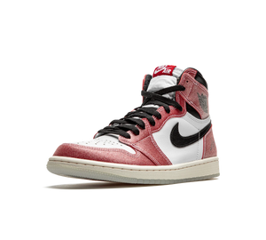 Tênis Nike Air Jordan 1 High OG x Trophy Room Masculino 'Chicago' Vermelho / Branco – vista frontal em 3/4