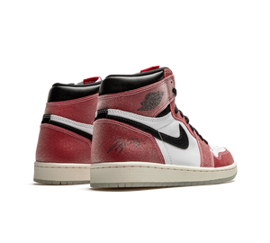 Tênis Nike Air Jordan 1 High OG x Trophy Room Masculino 'Chicago' Vermelho / Branco – par visto de trás