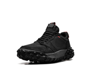 Tênis Nike Air Jordan 1 Low Element Gore-Tex 'Bred' Preto / Vermelho – vista 3/4 frontal