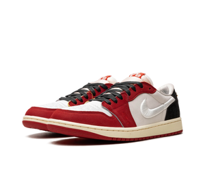 Tênis Nike Air Jordan 1 Low OG x Trophy Room Masculino 'Home' Branco / Vermelho – par, vista frontal
