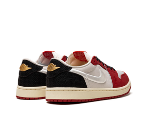 Tênis Nike Air Jordan 1 Low OG x Trophy Room Masculino 'Home' Branco / Vermelho – par, vista traseira