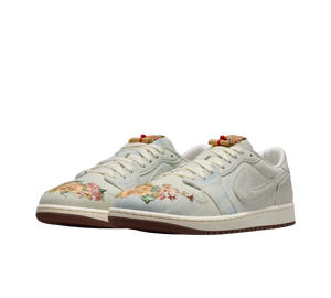 Tênis Nike Air Jordan 1 Low OG 'Year of the Horse' Cinza / Bege – par de frente