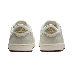Tênis Nike Air Jordan 1 Low OG 'Year of the Horse' Cinza / Bege – par de costas