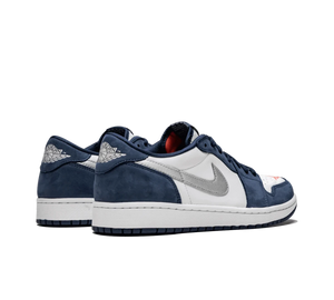 Tênis Nike Air Jordan 1 Low SB 'Midnight Navy' Azul / Branco – par de costas