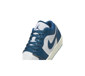 Tênis Nike Air Jordan 1 Low SE 'Industrial Blue' Azul / Branco – detalhe do cabedal