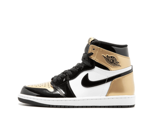Tênis Nike Air Jordan 1 Retro High OG Masculino 'Gold Toe' Preto / Dourado – vista lateral