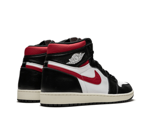 Tênis Nike Air Jordan 1 Retro High OG Masculino 'Gym Red' Preto / Vermelho – vista traseira do par