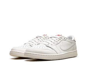Tênis Nike Air Jordan 1 Retro Low OG Masculino 'Sail' Branco – vista frontal do par