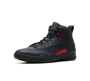 Tênis Nike Air Jordan 12 Retro 'Bloodline' Preto / Vermelho – vista 3/4 frontal