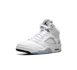 Tênis Nike Air Jordan 5 'White Metallic' Branco / Prata – vista 3/4 frontal