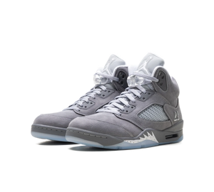 Tênis Nike Air Jordan 5 'Wolf Grey' Cinza – par, vista frontal