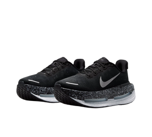 Tênis Nike Vomero Premium 'Black White' Preto / Branco – vista frontal do par