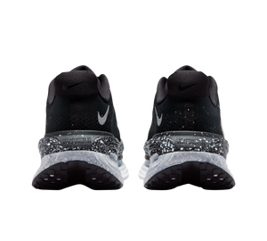 Tênis Nike Vomero Premium 'Black White' Preto / Branco – vista traseira do par