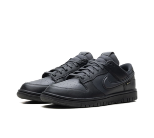Tênis Nike Dunk Low Gore-Tex 'Triple Black' Preto – par de frente