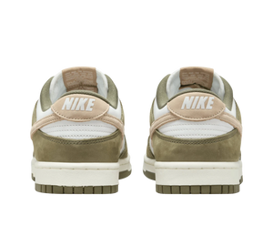 Tênis Nike Dunk Low Premium 'Medium Olive Hemp' Verde Olive / Bege – vista traseira