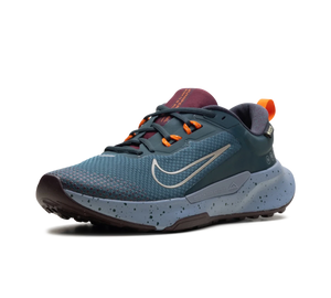 Tênis Nike Juniper Trail 2 Gore-Tex V2 'Deep Jungle Khaki' Verde / Bege – vista 3/4 frontal