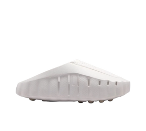 Chinelo Slide Nike Mind 001 'Summit White' Branco – vista de 3/4 do bico