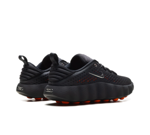Tênis Nike Mind 002 Masculino 'Black/Hyper Crimson' Preto / Laranja – par de costas