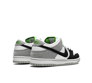 Tênis Nike Dunk Low SB 'Chlorophyll' Cinza / Preto – foto 4