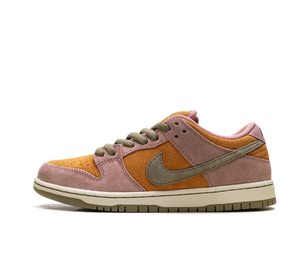 Tênis Nike Dunk Low SB 'Red Stardust' Laranja / Verde