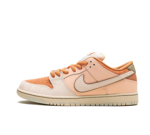 Tênis Nike Dunk Low SB 'Guava Ice' Laranja