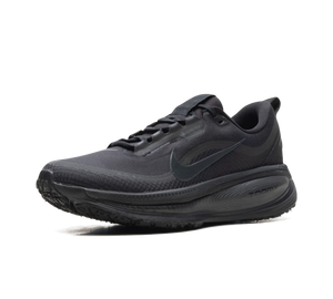 Tênis Nike Vomero 18 Gore-Tex 'Black Anthracite' Preto – vista 3/4 do bico