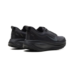 Tênis Nike Vomero 18 Gore-Tex 'Black Anthracite' Preto – par, vista de costas