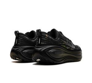 Tênis Nike Vomero Plus 'Black Dark Smoke Grey' Preto / Cinza – vista traseira do par