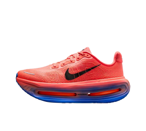 Tênis Nike Vomero Premium 'Atomic Pink Racer Blue Crimson Tint' Rosa / Azul – vista lateral