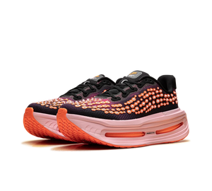 Tênis Nike Vomero Premium QS 'Black Arctic Pink' – par, vista frontal