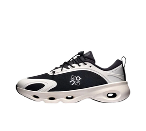 Tênis On Cloudsolo x Loewe 'Black Eggshell' Preto / Branco – vista lateral