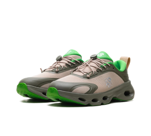 Tênis On Cloudsolo x Loewe Feminino 'Khaki Green Sand' Verde / Bege – par, vista frontal