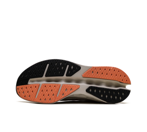 Tênis On Cloudsurfer Max 'Ivory Salmon' – solado