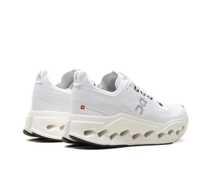 Tênis On Cloudsurfer Max 'White' Branco – par, vista traseira