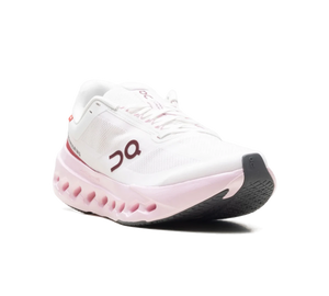 Tênis On Cloudsurfer Next 'Peony Ivory' Rosa / Branco – vista 3/4 frontal