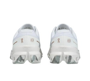 Tênis On Cloudventure x Loewe Feminino 'White' Branco – par de costas